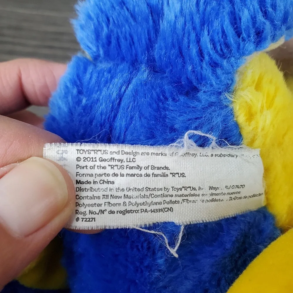 Toys R Us Plush Macaw Parrot Bkue Yellow Green Plush‎ Stuffed Animal Bird 9.5